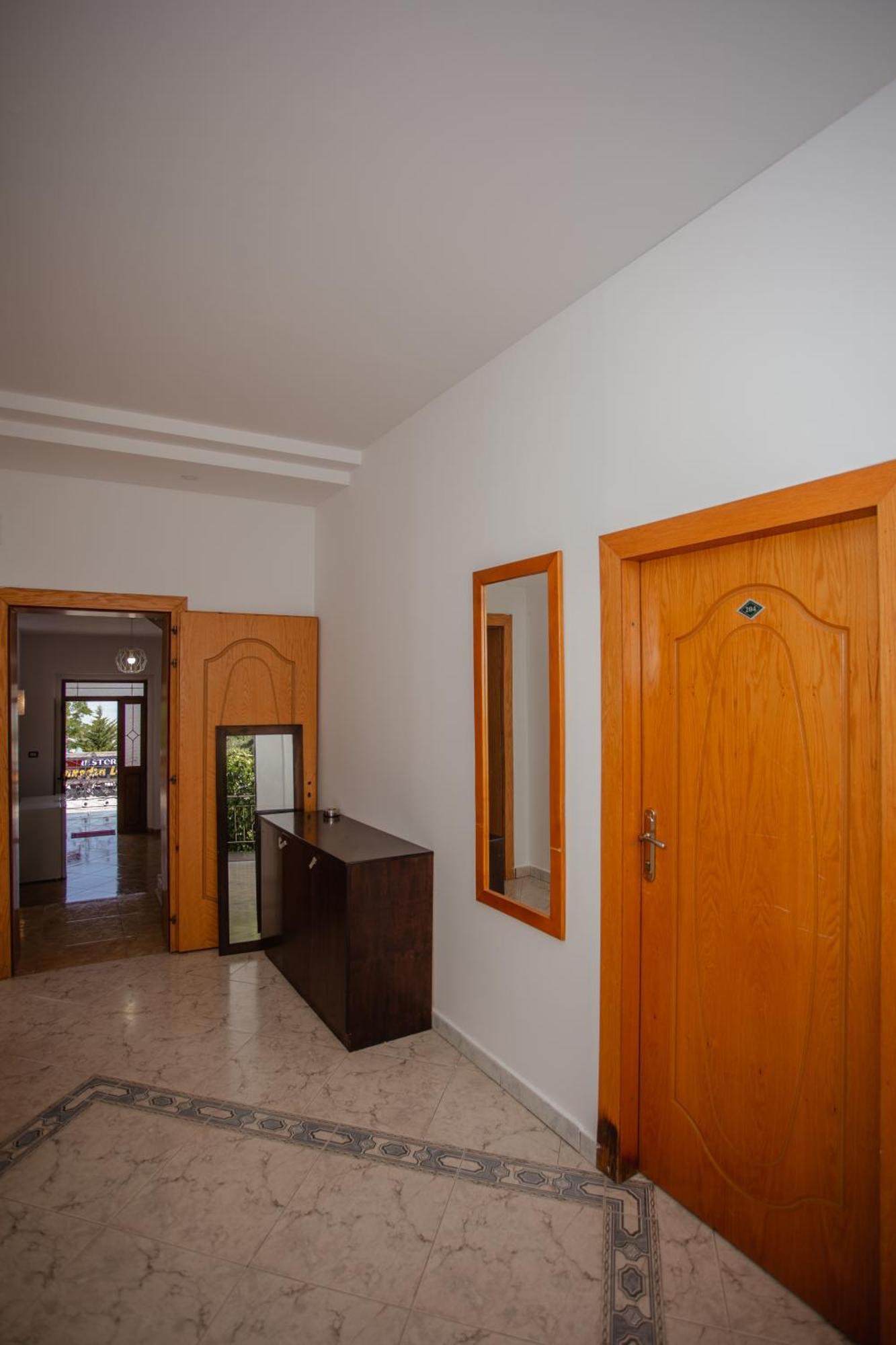 Hotel Shkodra Lake Shiroka Exterior photo